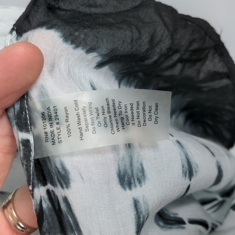 Soft Surroundings Tie-Dye Beaded Kimono Shawl Black White Size Medium - Picture 7 of 10